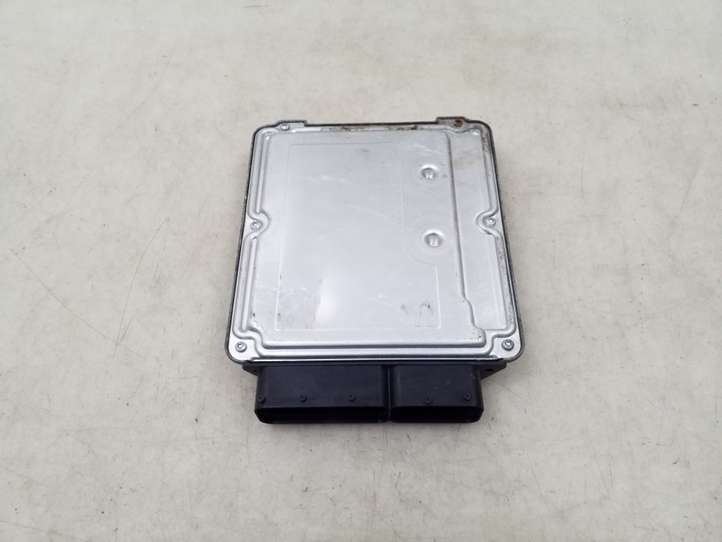 Audi Q7 (2005 - 2009)  4L0910560B Блок управления двигателя