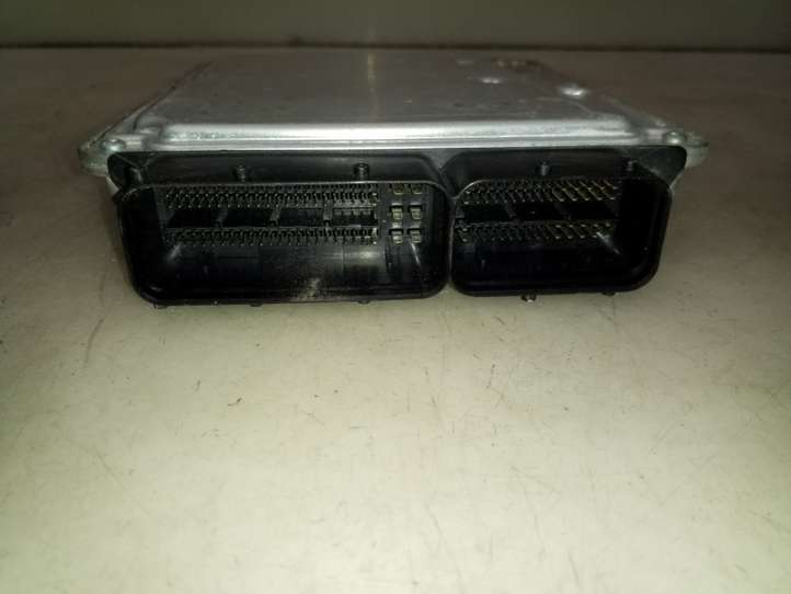 Audi Q7 (2005 - 2009)  4L0910560B Блок управления двигателя