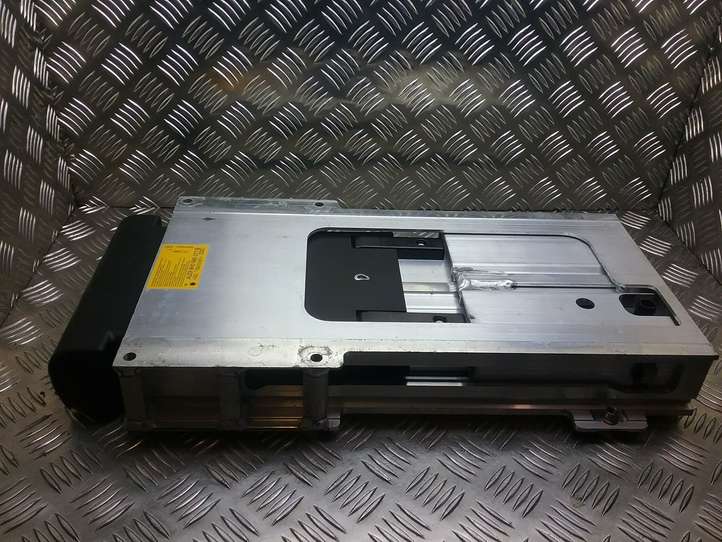 Audi A4 (2004 - 2009)  8H0880077B Звукоизоляция крыши