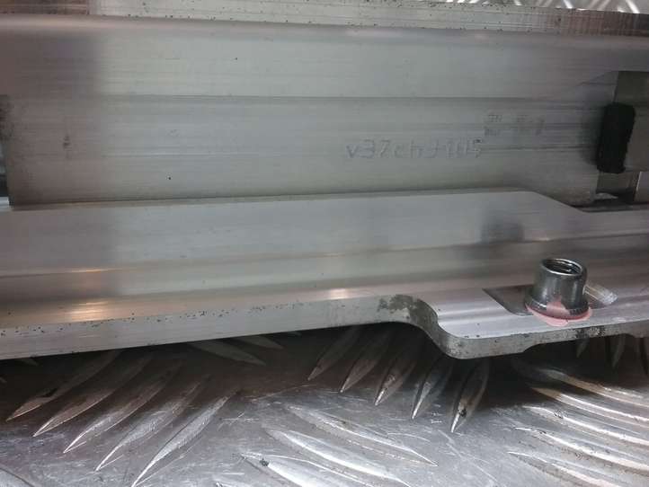 Audi A4 (2004 - 2009)  8H0880077B Звукоизоляция крыши
