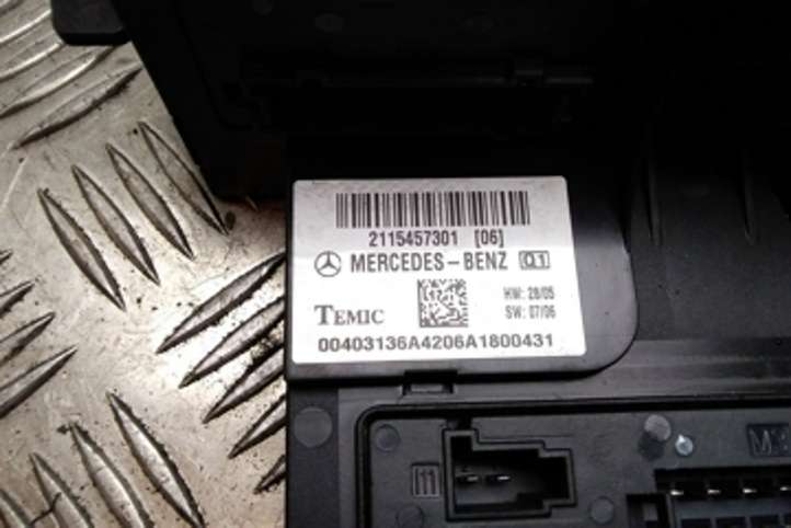Mercedes-Benz CLS C219 (2003 - 2011)  2115457301 Блок предохранителей