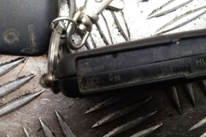 Volkswagen Touareg I (2002 - 2010)  7L0927807B Ключ / карточка зажигания