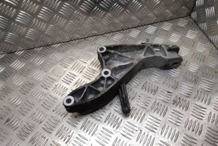 Opel Meriva (2010 - 2014)  13125634 Кронштейн