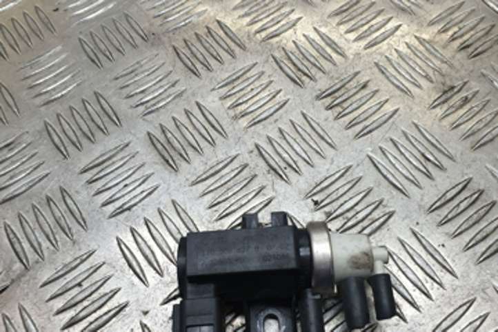 Volkswagen Golf IV (1998 - 2005)  1J0906627B Вакуумный клапан