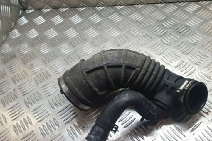 Opel Vectra (2005 - 2009)  90528773 Деталь (детали) канала забора воздуха