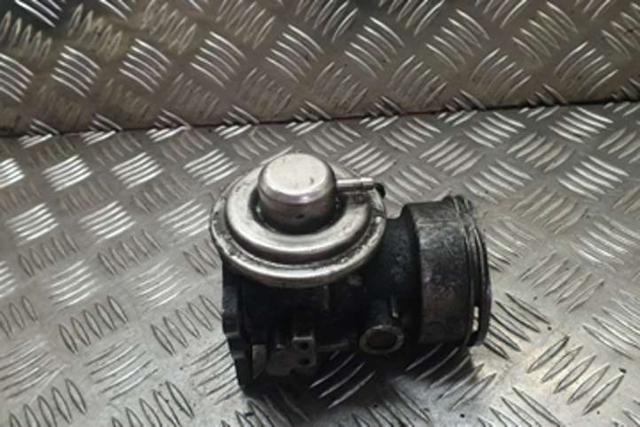 Volkswagen Sharan (2000 - 2003)  038131501AA Клапан EGR