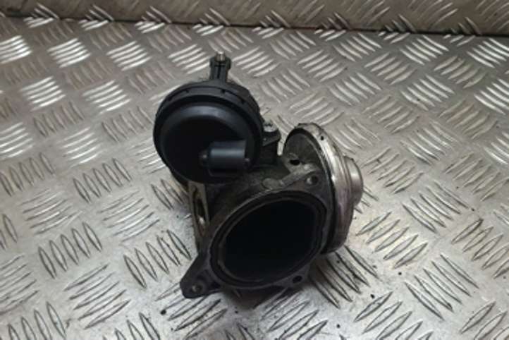 Volkswagen Sharan (2000 - 2003)  038131501AA Клапан EGR