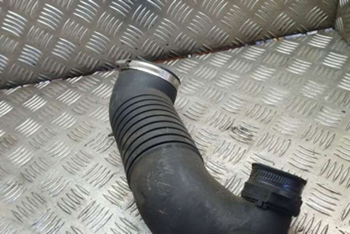 Audi A4 (2000 - 2006)  8E0129615 Деталь (детали) канала забора воздуха