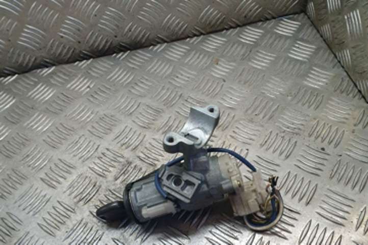Toyota Yaris Verso (1999 - 2005)  45020521 Замок зажигания