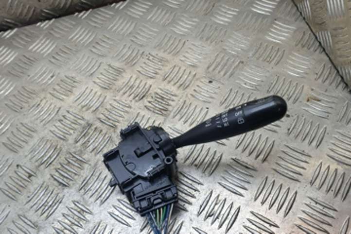 Toyota Yaris Verso (1999 - 2005)  173647 Ручка стеклоочистителей