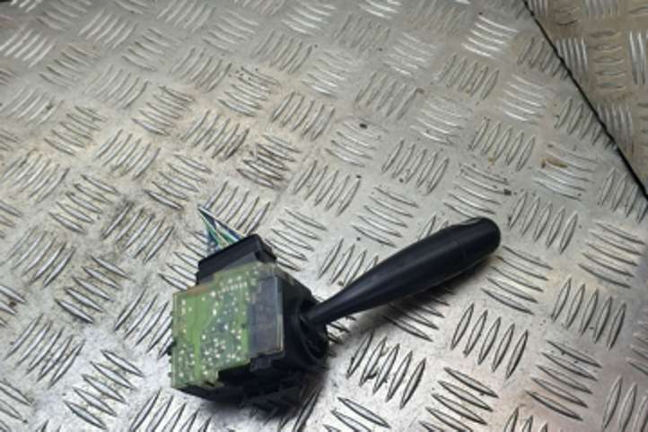 Toyota Yaris Verso (1999 - 2005)  173647 Ручка стеклоочистителей