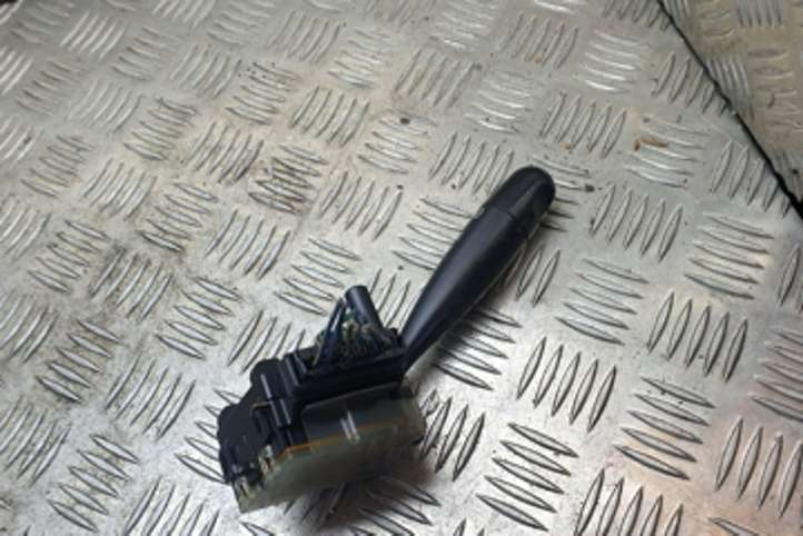 Toyota Yaris Verso (1999 - 2005)  173647 Ручка стеклоочистителей