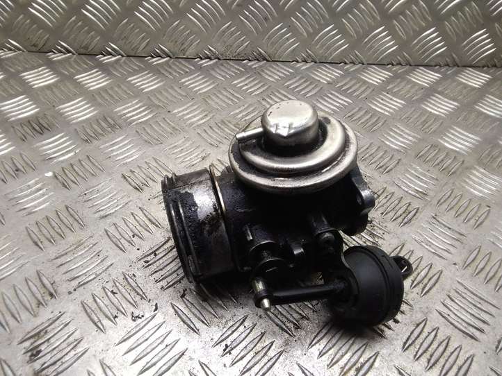 Volkswagen Sharan (2000 - 2003)  038131501AA Клапан EGR