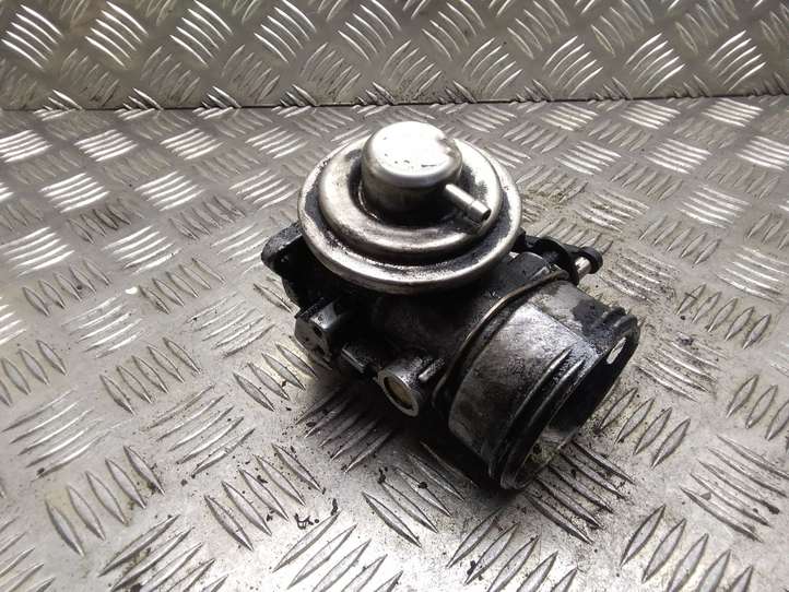 Volkswagen Sharan (2000 - 2003)  038131501AA Клапан EGR