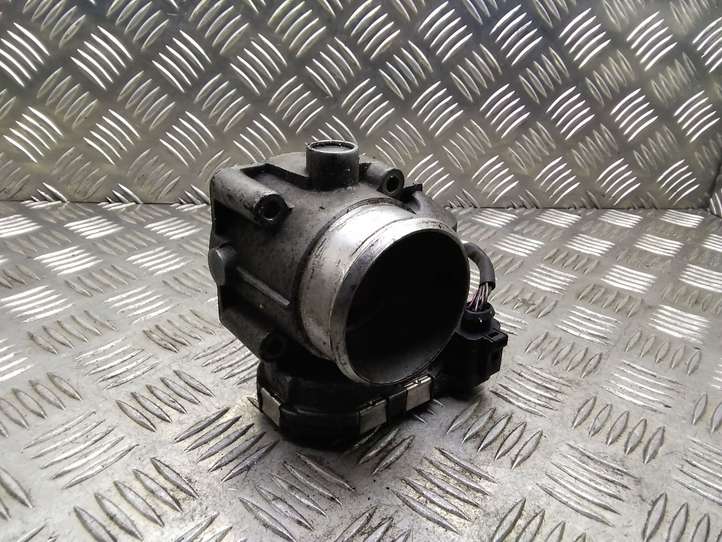 Audi A4 (2000 - 2006)  06B133062M Дроссельная заслонка