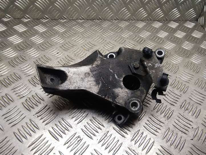 BMW 3 E90 E91 (2005 - 2012)  2211677504101 Кронштейн