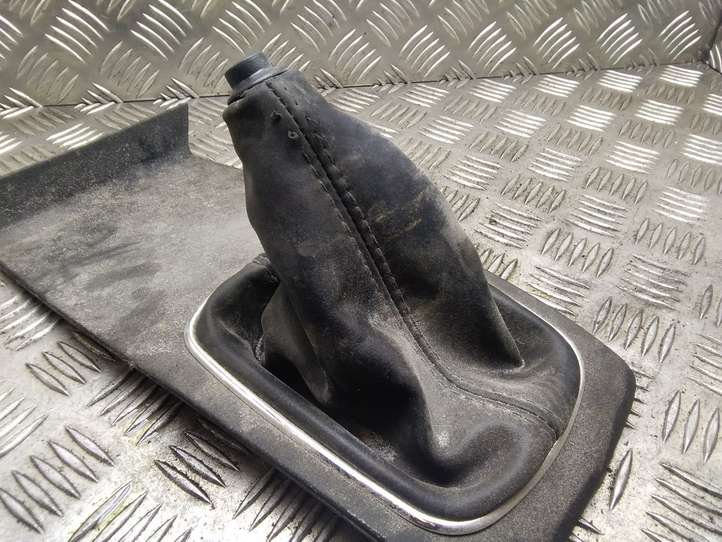Audi A6 (2001 - 2004)  4B0864261CR Отделка рычага переключения передач (кожа, головка)