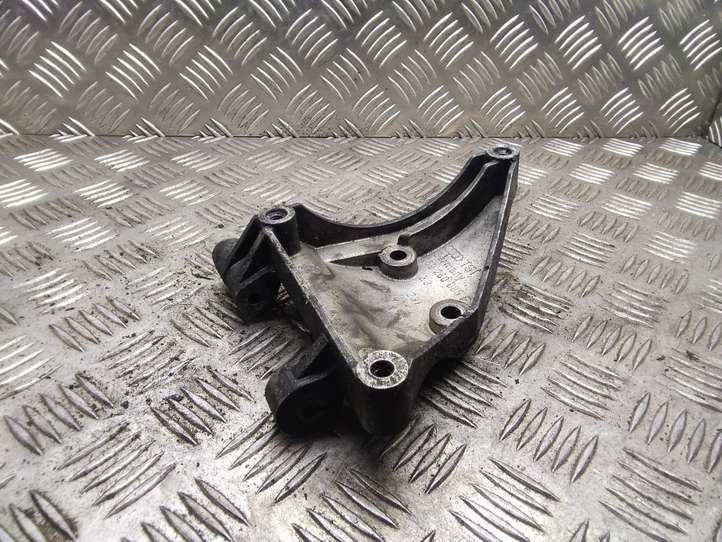 Audi A6 (2001 - 2004)  059260885F Кронштейн