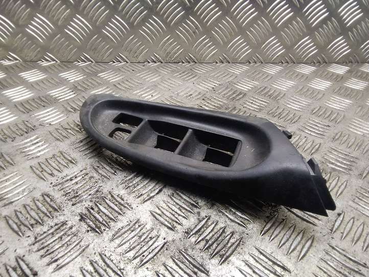 Nissan Almera N16 (2000 - 2010)   Отделка кнопок стеклоподъемника 
