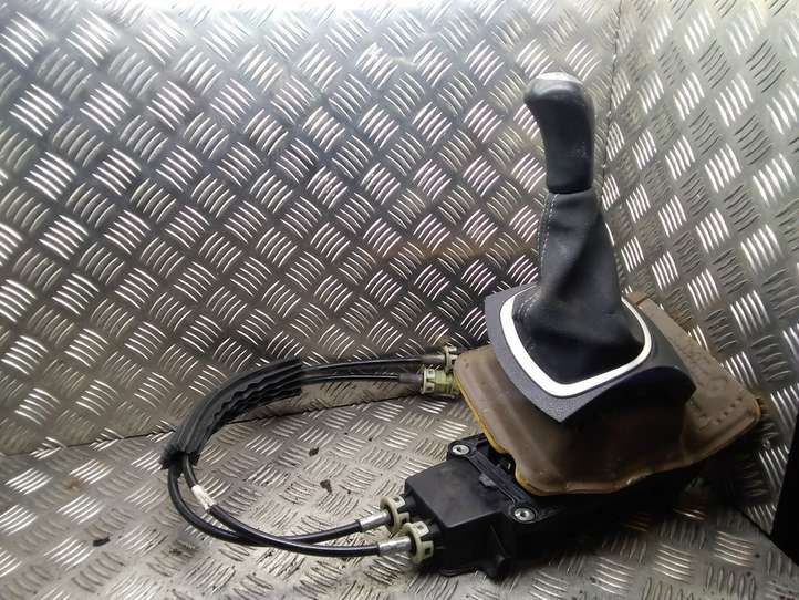 Renault Clio III (2005 - 2012)  8200556912 Механизм переключения передач (кулиса) (в салоне)