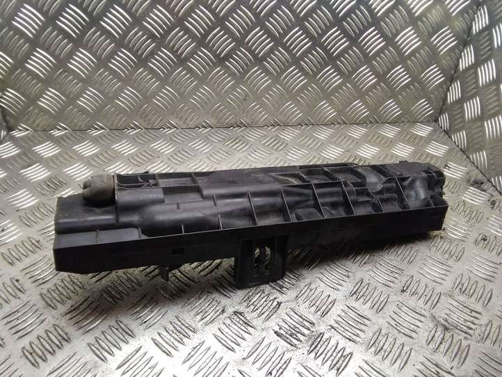 BMW 3 E90 E91 (2005 - 2012)  17107524914 Кронштейн