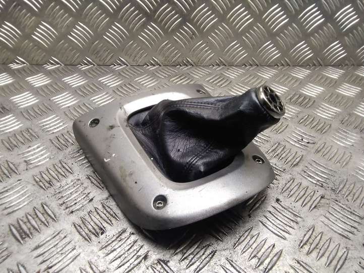 Toyota RAV 4 (XA20) (2000 - 2005)  5880442010 Отделка рычага переключения передач (кожа, головка)