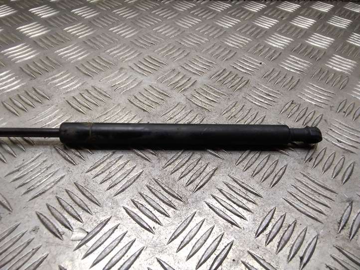Volkswagen Touareg I (2002 - 2010)  7L6845587A Амортизатор крышки багажника