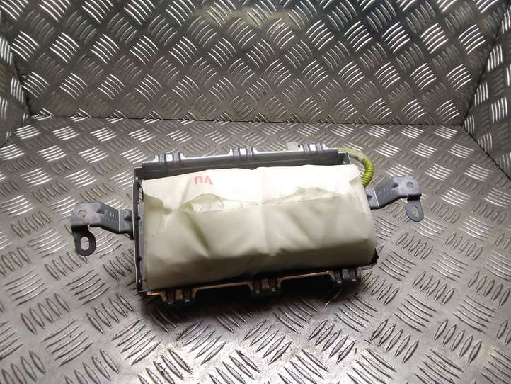 Toyota Prius (XW30) (2009 - 2015)  8214047060 Подушка безопастности пассажира