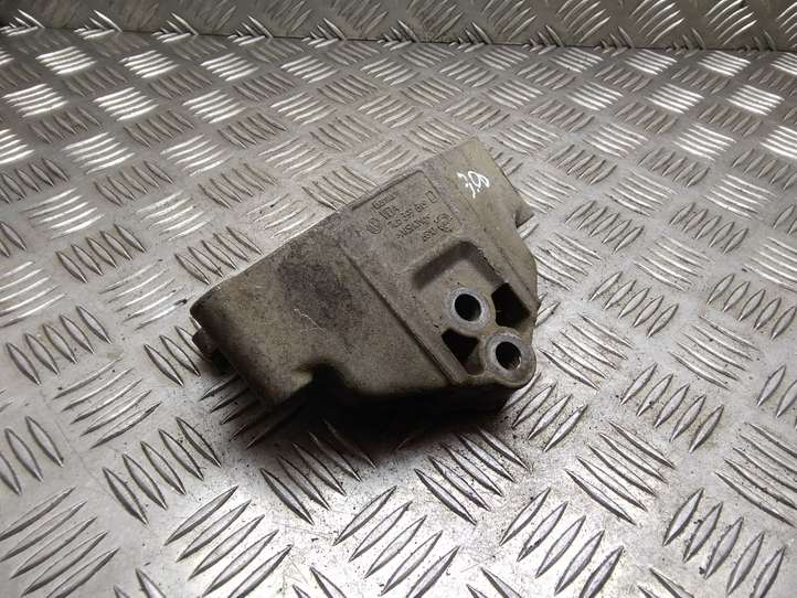 Volkswagen Touareg I (2002 - 2010)  7L6399649 Кронштейн