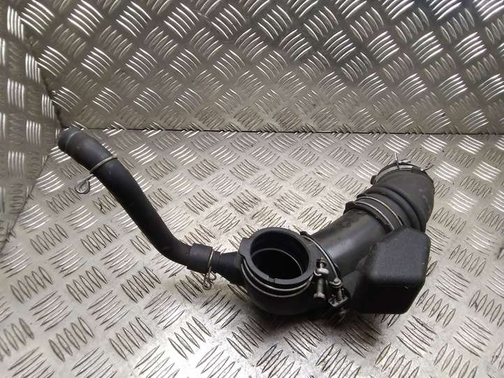 Toyota Prius (XW30) (2009 - 2015)  1788037100 Деталь (детали) канала забора воздуха