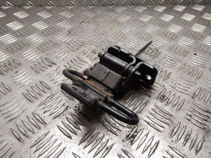 Audi A4 (2004 - 2009)  8E0831412E Нижняя петля передней двери