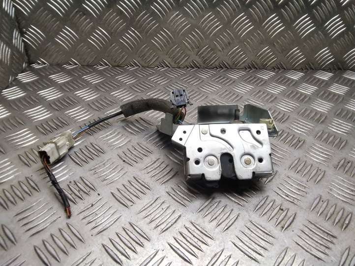 Ford Mondeo Mk III (2000 - 2007)  2S71F43102AB Замок задней крышки