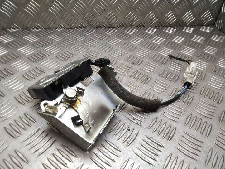 Ford Mondeo Mk III (2000 - 2007)  2S71F43102AB Замок задней крышки