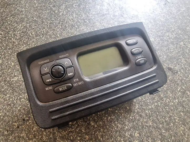 Toyota Yaris Verso (1999 - 2005) 8611052030 Магнитола / мультимедийная система — фото 2
