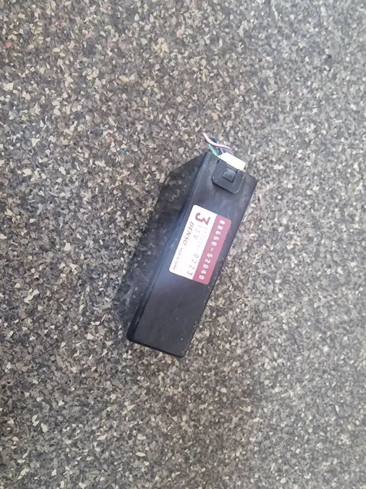 Toyota Yaris Verso (1999 - 2005)  8865052040 Mодуль kомфортa