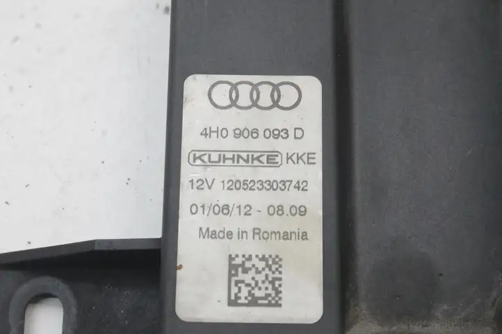 Audi A8 S8 D4 4H (2010 - 2014) 4H0906093D Блок управления топливным насосом — фото 4