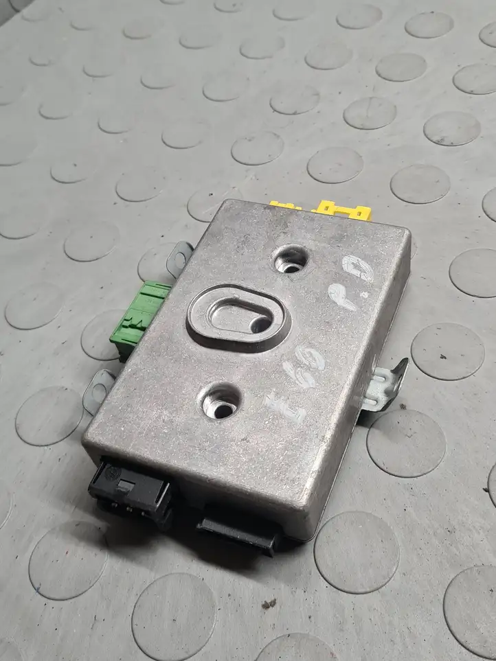 BMW 5 E60 E61 (2004 - 2010)  6952986 Блок управления дверью