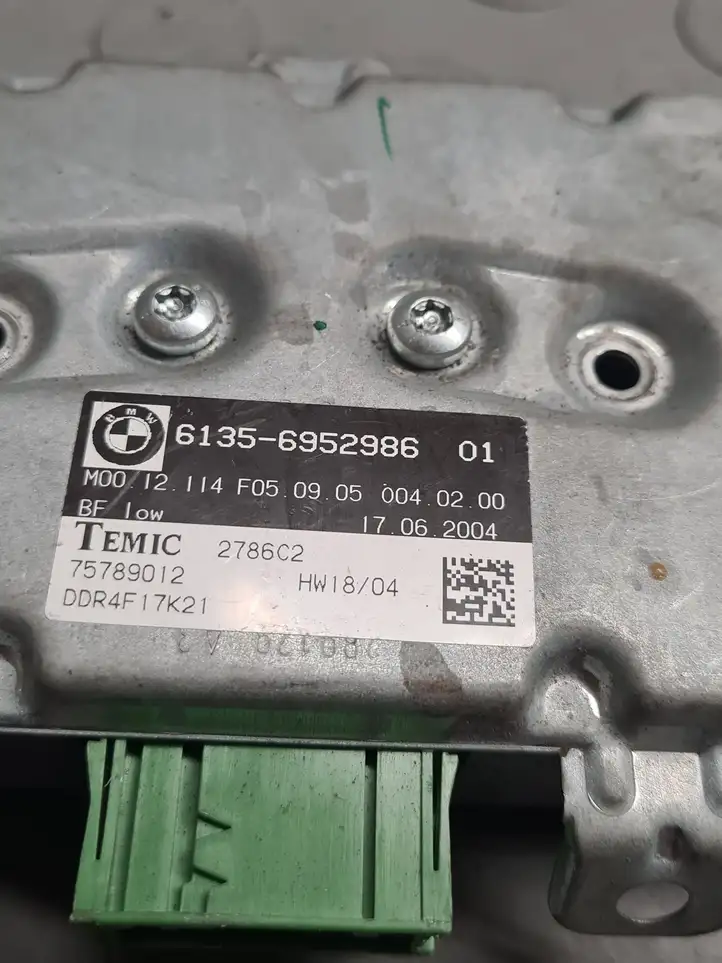 BMW 5 E60 E61 (2004 - 2010)  6952986 Блок управления дверью