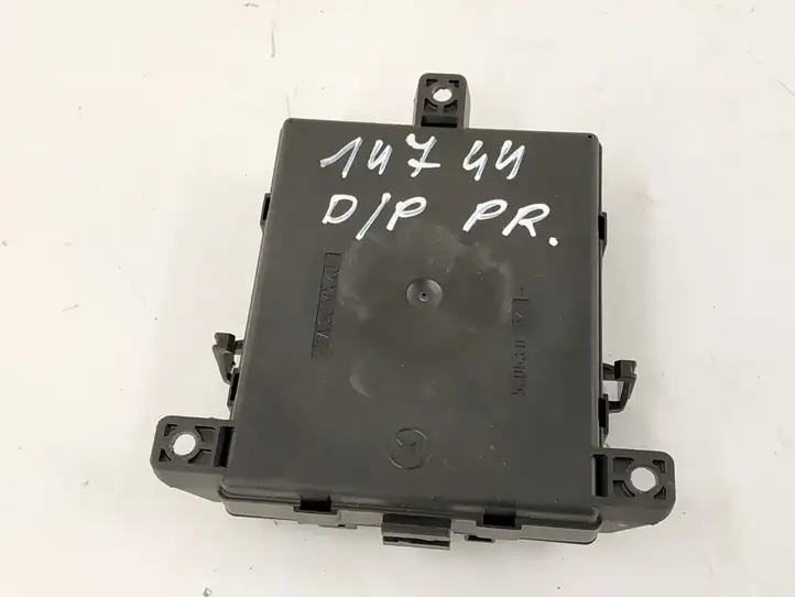 Mercedes-Benz ML W164 (2005 - 2011)   Блок управления дверью