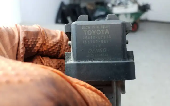 Toyota RAV 4 (XA30) (2006 - 2016) 2861067010 Реле накала свечей — фото 4