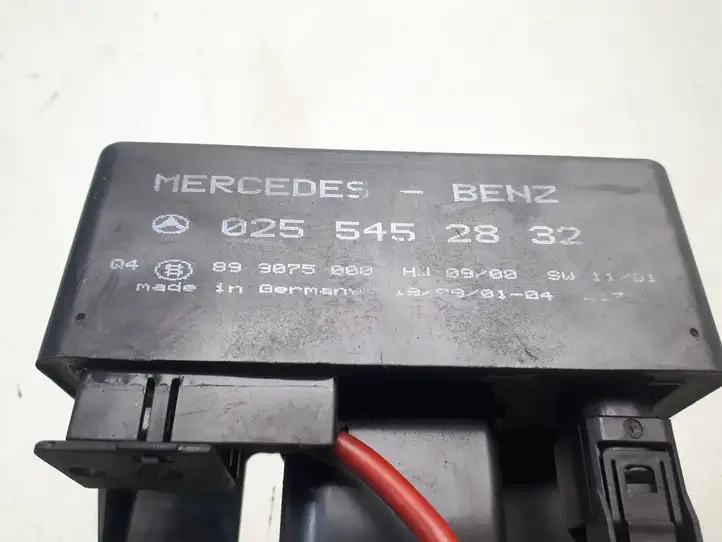 Mercedes-Benz A W168 (1997 - 2004) 0255452832 Реле накала свечей — фото 3