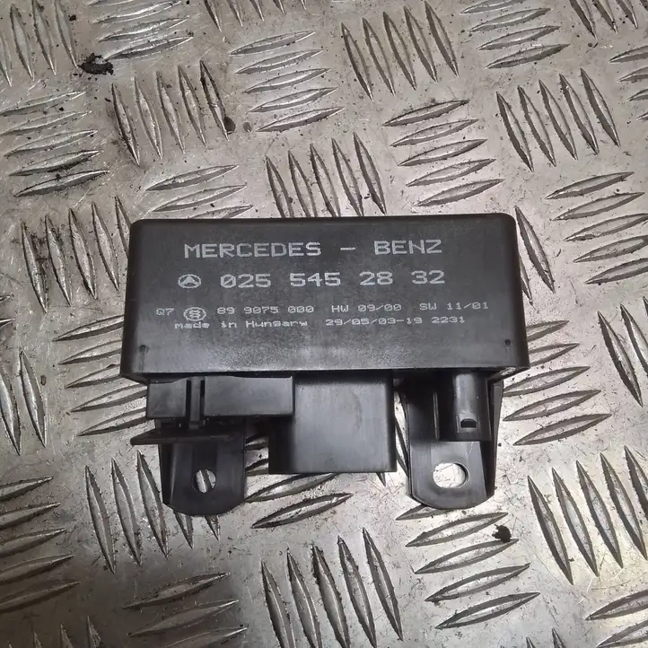 Mercedes-Benz Vaneo W414 (2001 - 2005) 0255452832 Реле накала свечей — фото 1