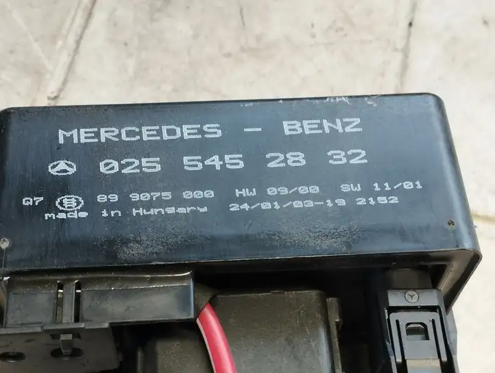 Mercedes-Benz Vaneo W414 (2001 - 2005) 0255452832 Реле накала свечей — фото 2