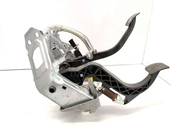 Opel Vectra (2005 - 2009)  24401379 Педаль