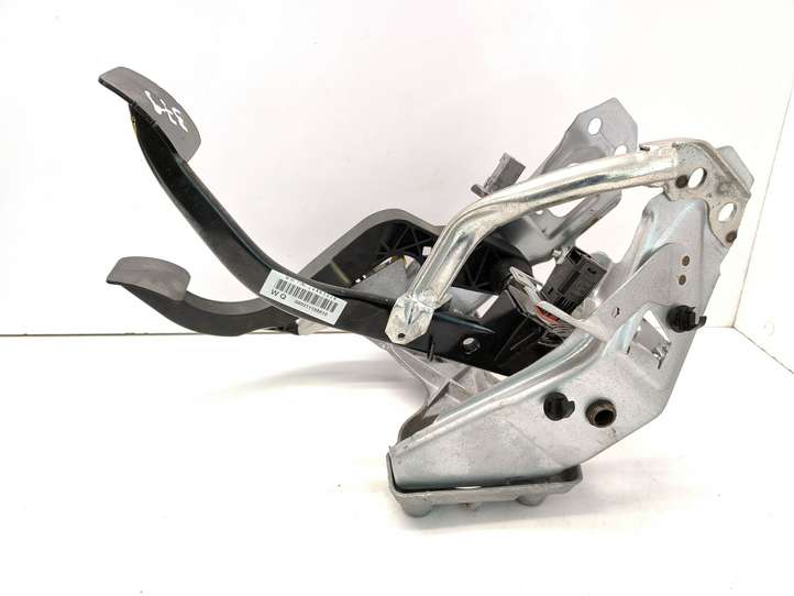 Opel Vectra (2005 - 2009)  24401379 Педаль