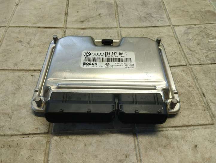 Audi A4 (2000 - 2006)  8E0907401T Блок управления двигателя