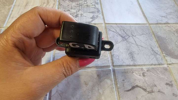 Mazda 3 (2006 - 2009)  B32H66370 Кнопка стеклоподъемников