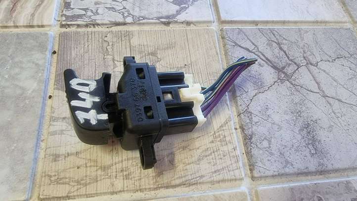 Mazda 3 (2006 - 2009)  B32H66370 Кнопка стеклоподъемников