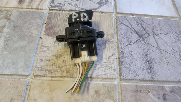 Mazda 3 (2006 - 2009)  B32H66370 Кнопка стеклоподъемников