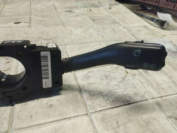 Skoda Fabia Mk1 (6Y) (1999 - 2007)  8L0853513G Комплект ручек